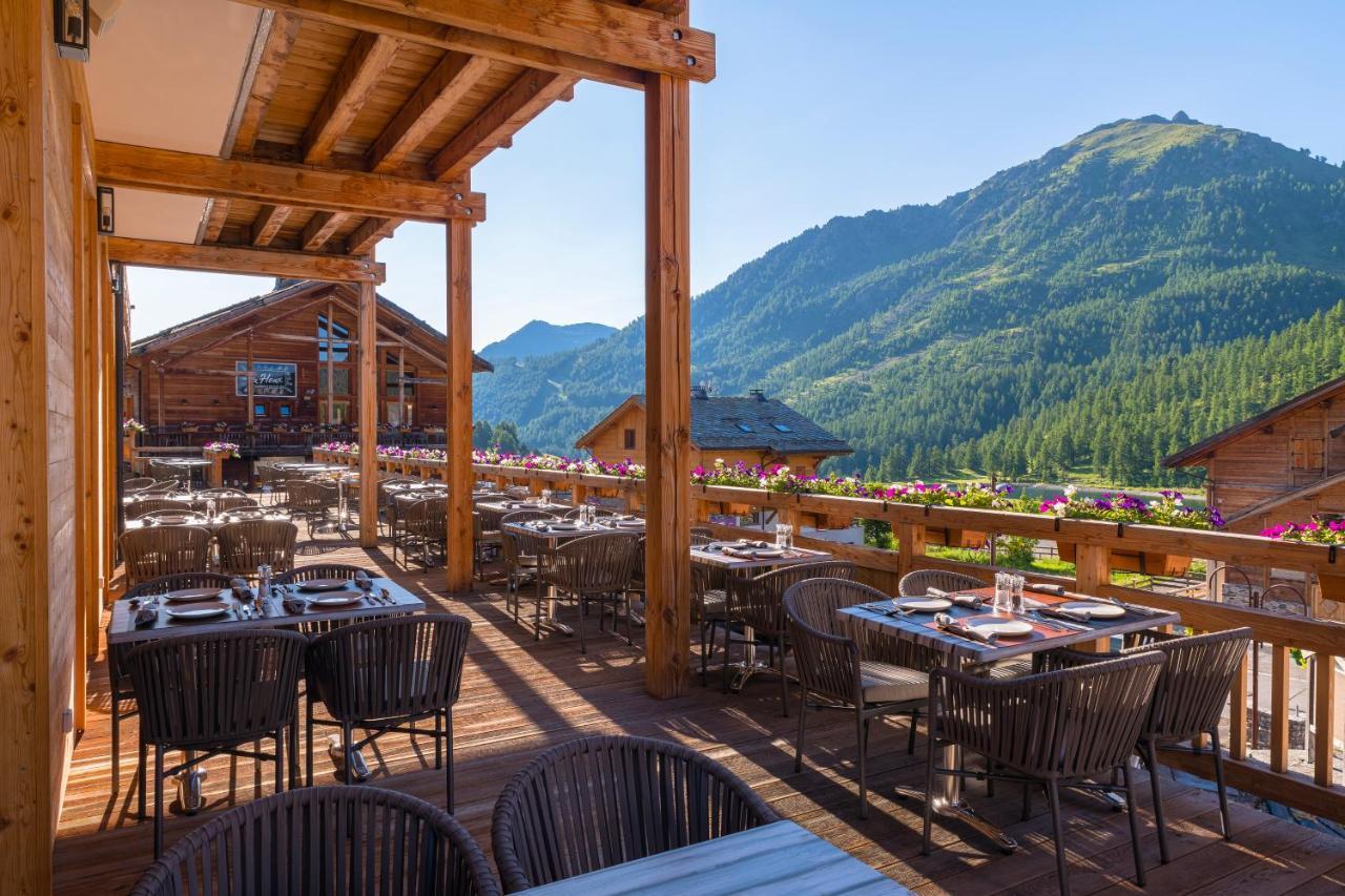 Le Chalet Blanc Hotel & Spa Montgenevre Bagian luar foto
