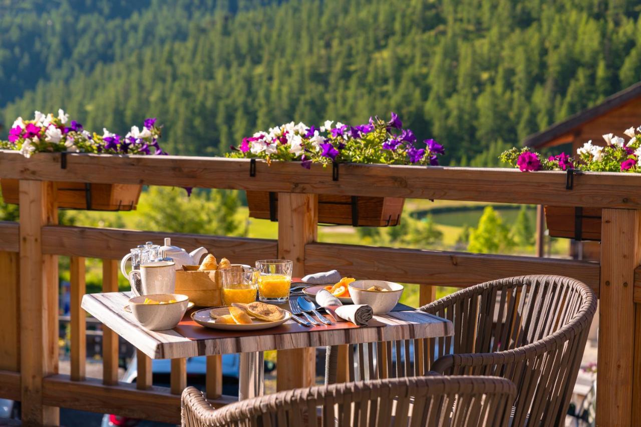 Le Chalet Blanc Hotel & Spa Montgenevre Bagian luar foto