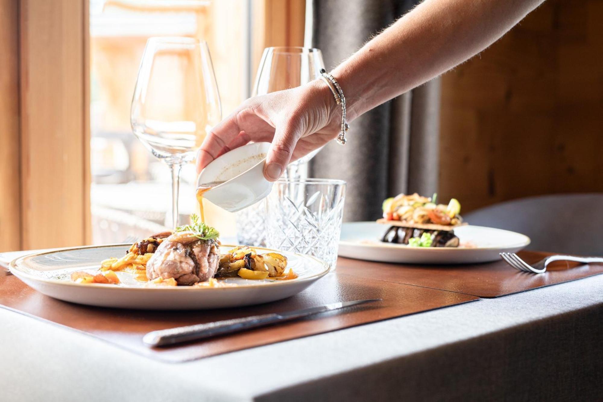 Le Chalet Blanc Hotel & Spa Montgenevre Bagian luar foto