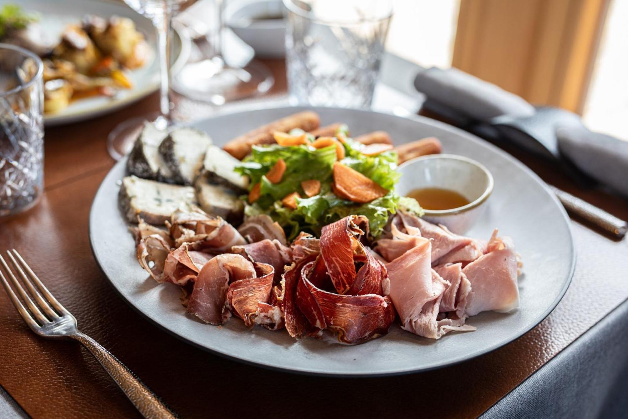 Le Chalet Blanc Hotel & Spa Montgenevre Bagian luar foto